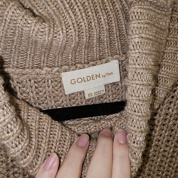 Golden TNA Alpaca and wool tan Brown sweater ♥️ - Picture 3 of 6